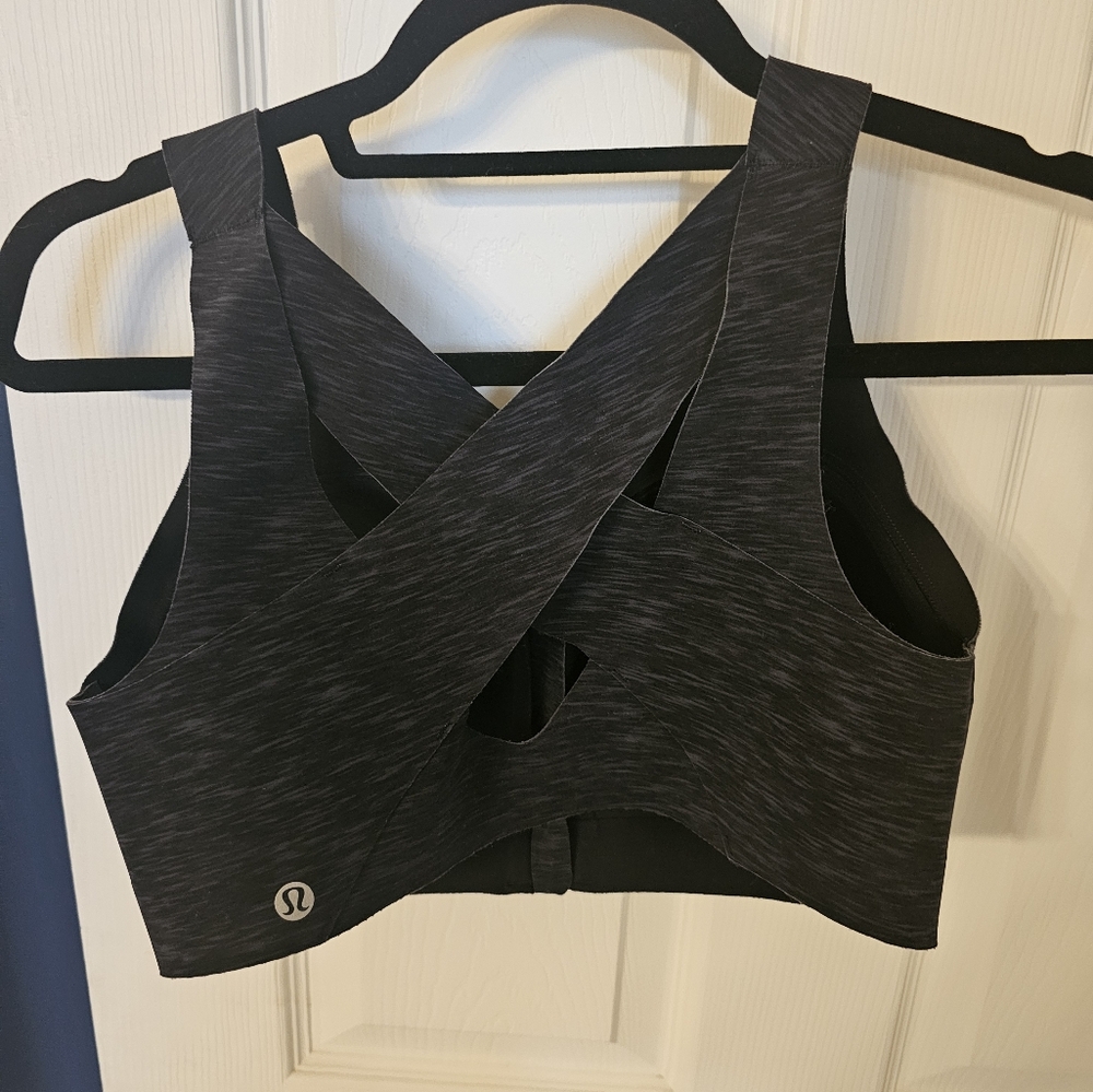 Lululemon enlite front zip sports bra
